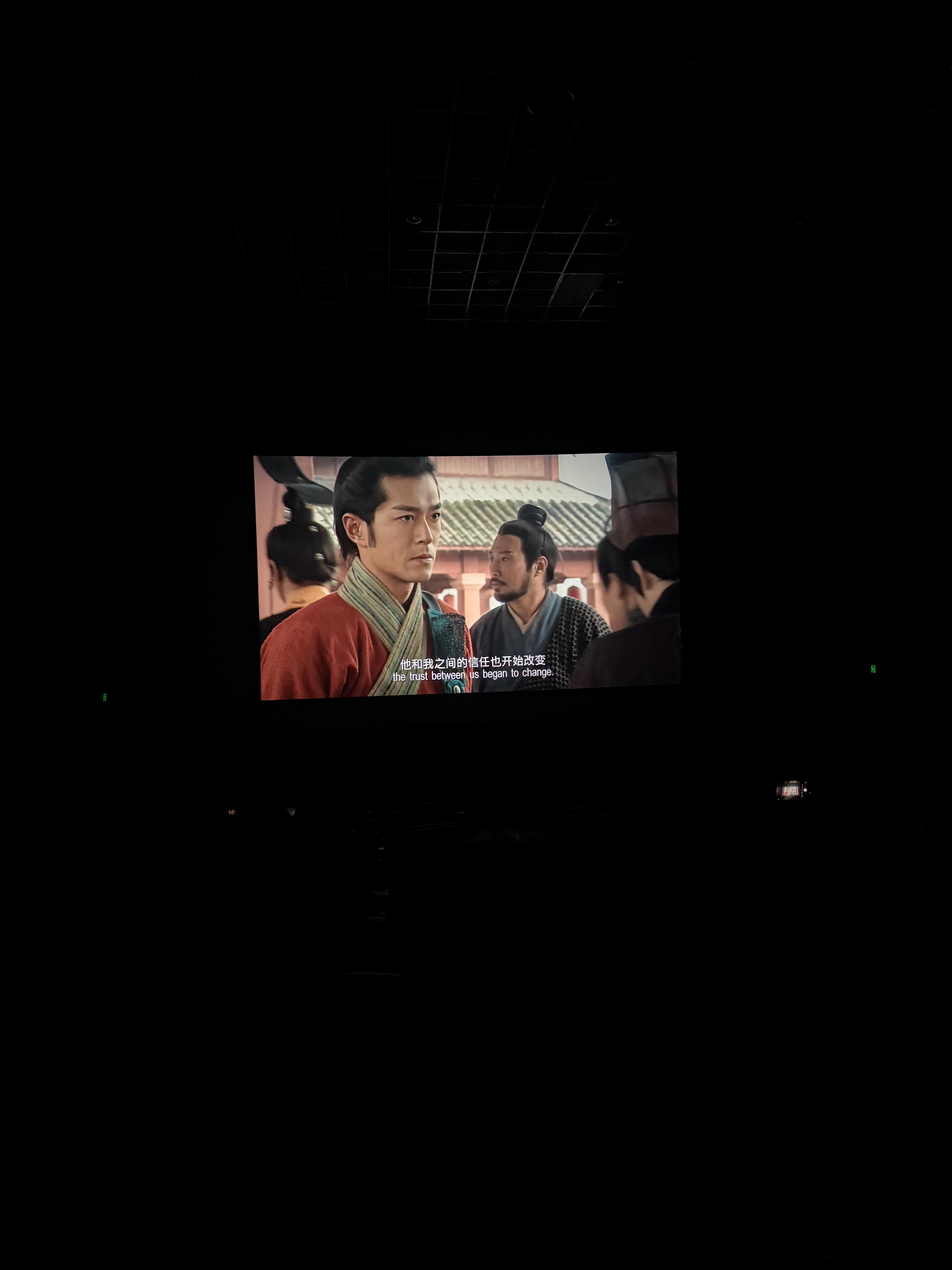 前段时间刚在家里重温了一遍“寻秦记”，今天来大荧幕找情怀，这些年情怀电影也不少，