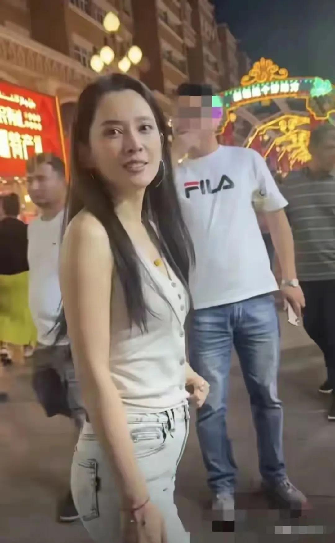 汪峰喜欢有女人味的女人，无论是章子怡还是森林北，妥妥的风情万种。