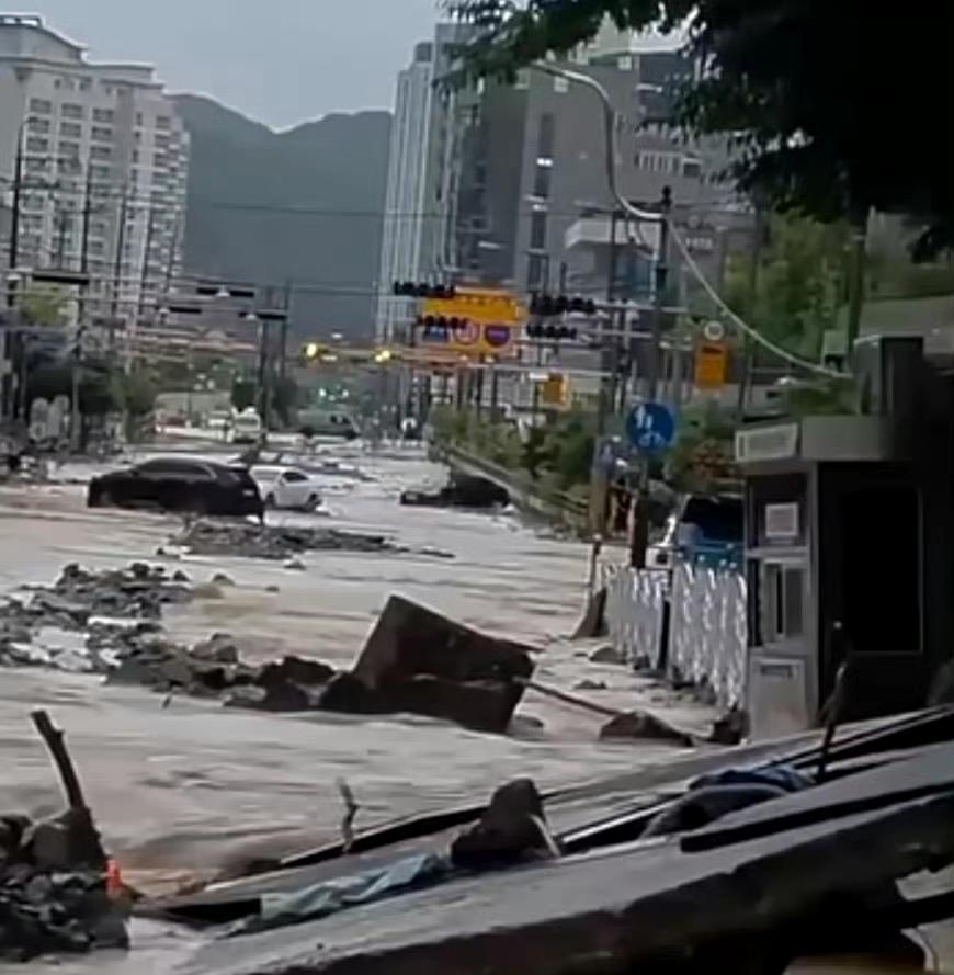 白海豚，引发韩国超级暴雨！

8月16日夜间到8月17日，台风白海豚的残余低压通