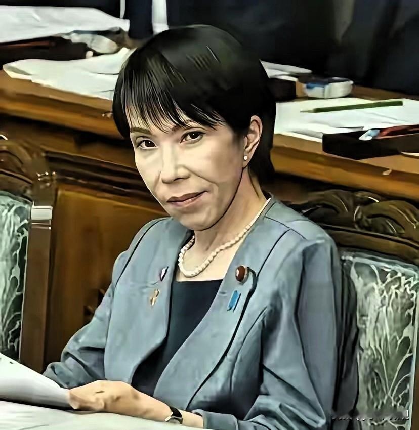 去年7月4日，日本凉月号护卫舰非法闯进中国领海。这根本不是意外，就是故意试探。日