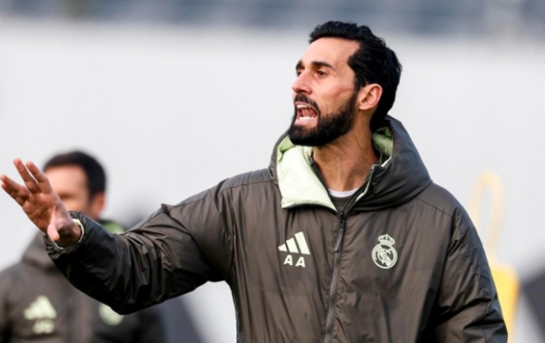 记者：阿韦洛亚将留任至赛季结束，平图斯的责任权重几乎持平据西班牙记者罗伯托·戈麦