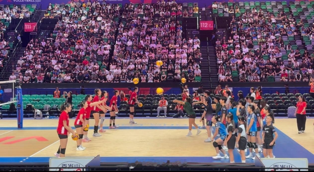 中国女排今日抵达香港，进行训练公开课2026年世界女排联赛中国女排