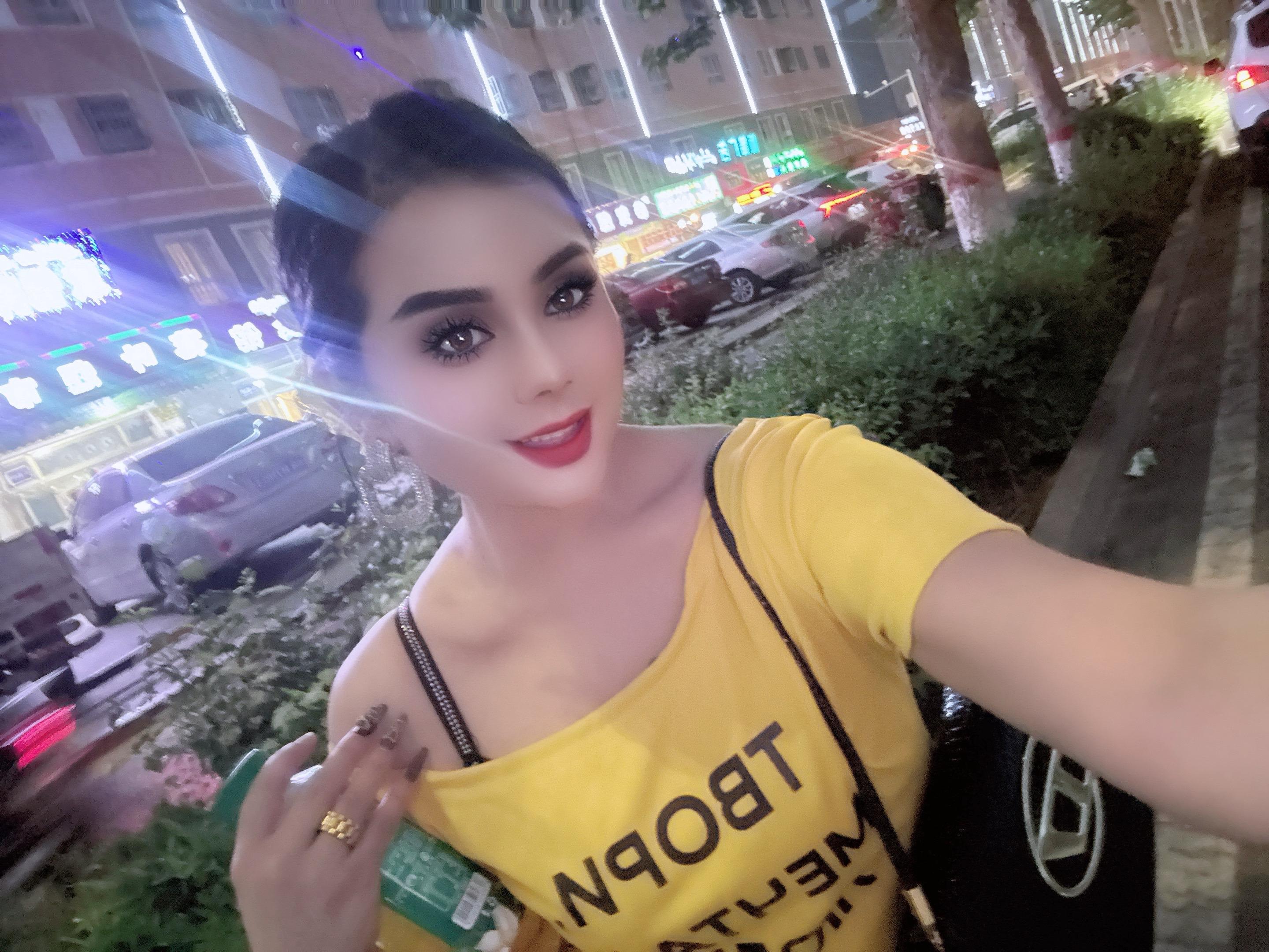 نەپرىتىم بىلەن مۇھەببىتىم ئارىسىدا ...