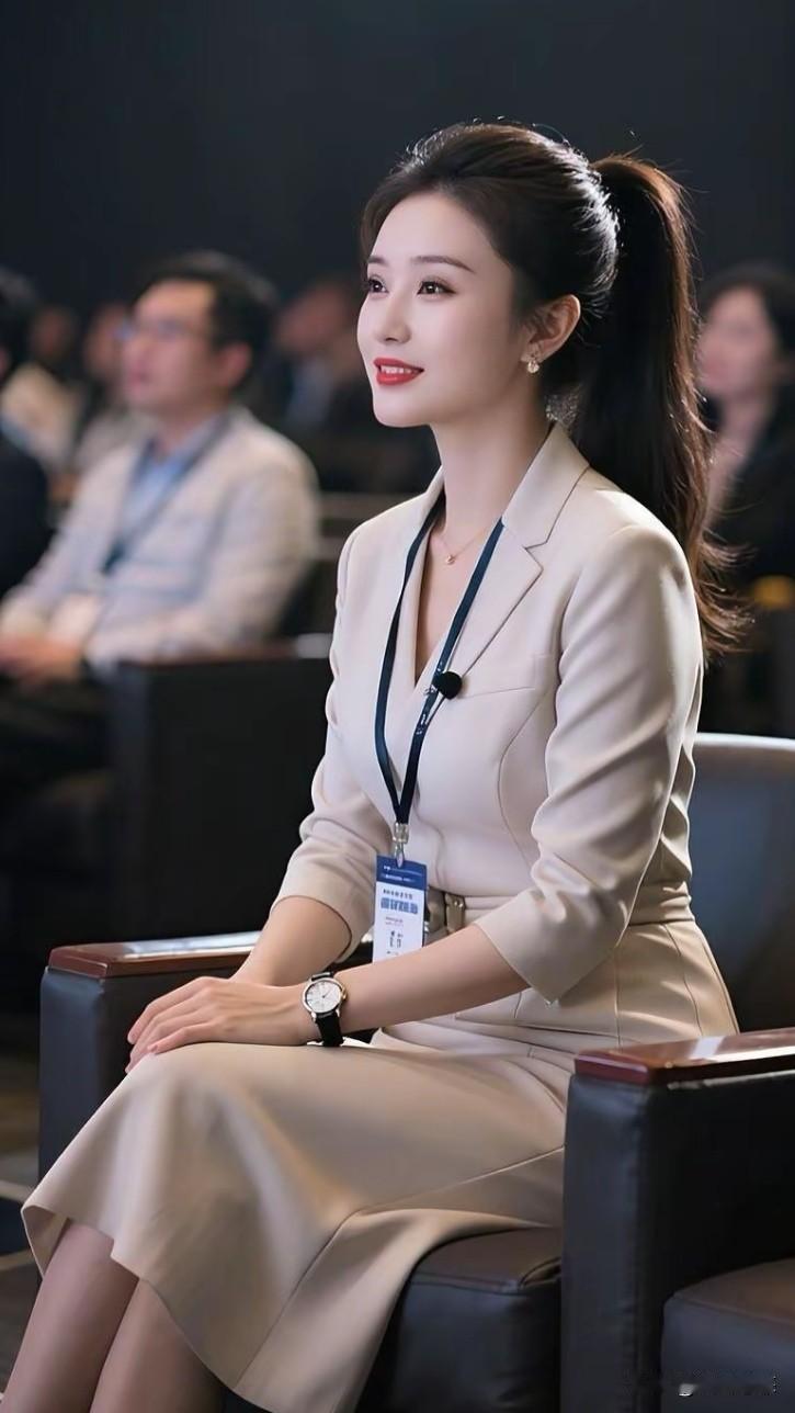 优雅并不是你穿多贵的衣服，戴多贵的首饰，画多浓的妆 容 ，不是强制自己，做一些违