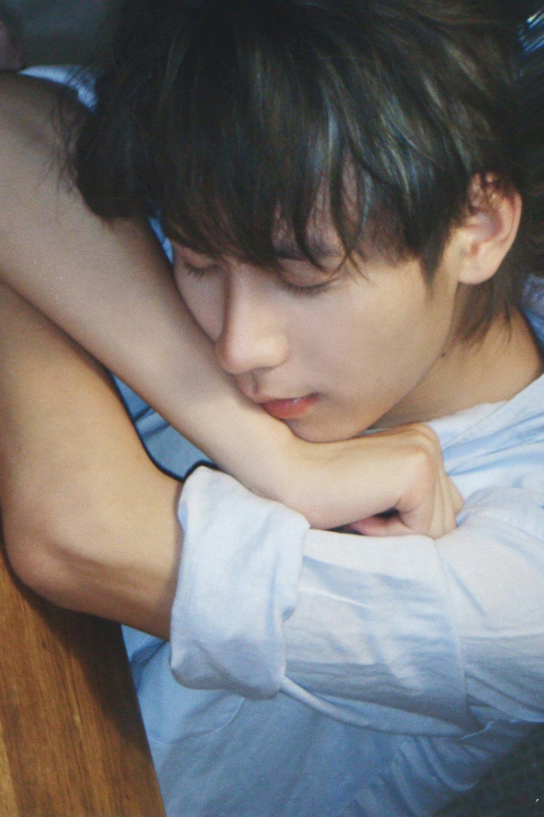 无畏NoFear 🍑心光自为引多远都无畏 风吹动他白色衣角时，连空气都变得柔软