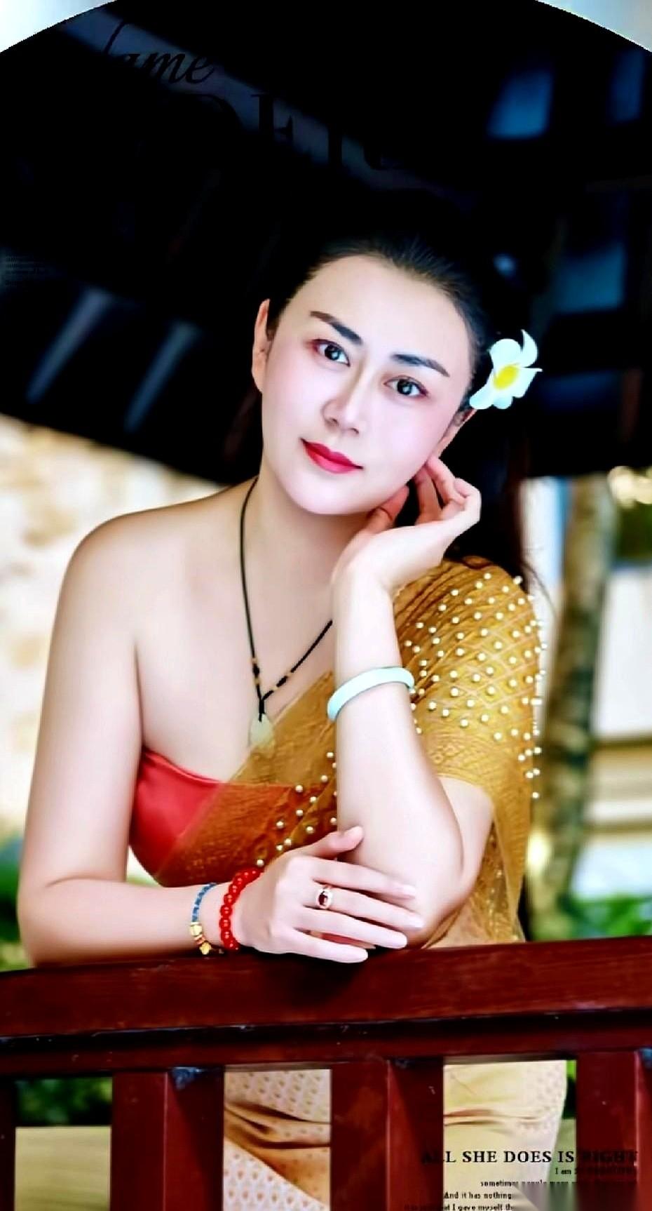 直播圈有个怪现象，一堆主播排着队，就想跟孙媛连一次麦。
别人连麦是PK圈钱，她倒