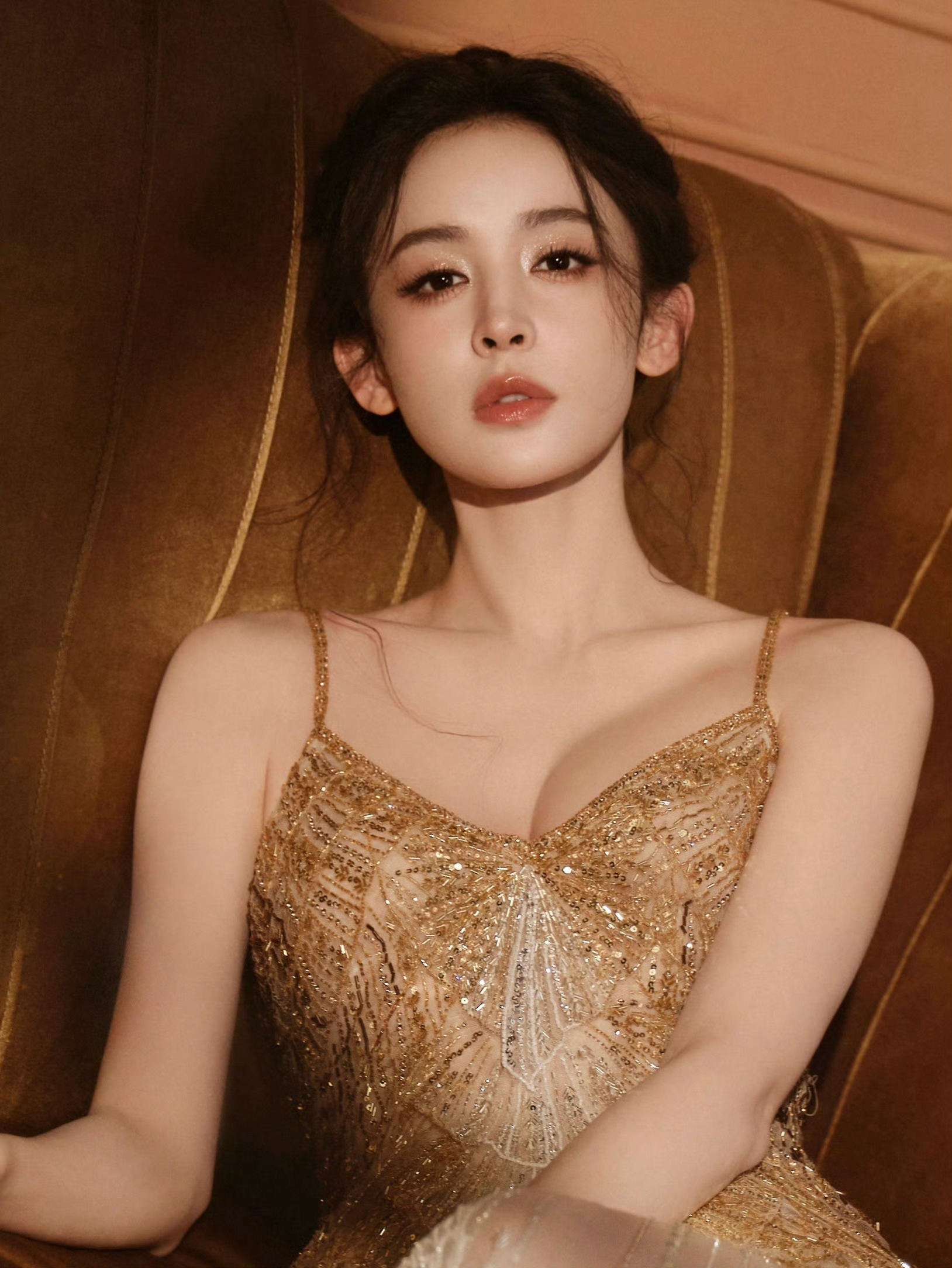 娜扎眼睛问题可能是小时候留的病根娜扎美神降临