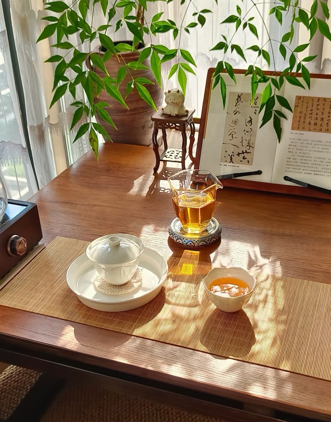 喝杯茶看戏，手里有仓位心里不慌。 ​​​