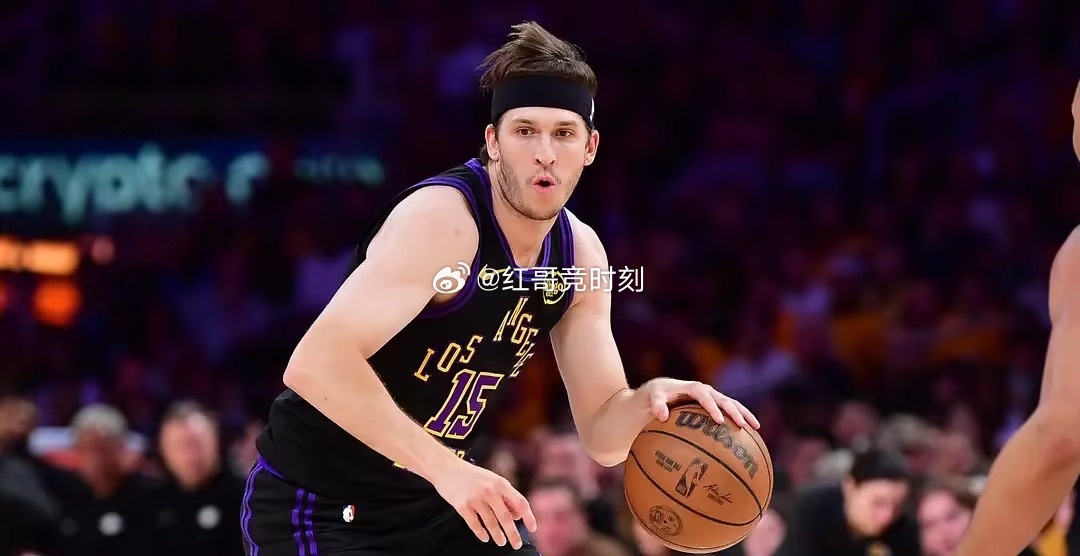 北京时间5月23日，前湖人中锋弗拉德・迪瓦茨近日做客节目访谈时，被问及若是以国王
