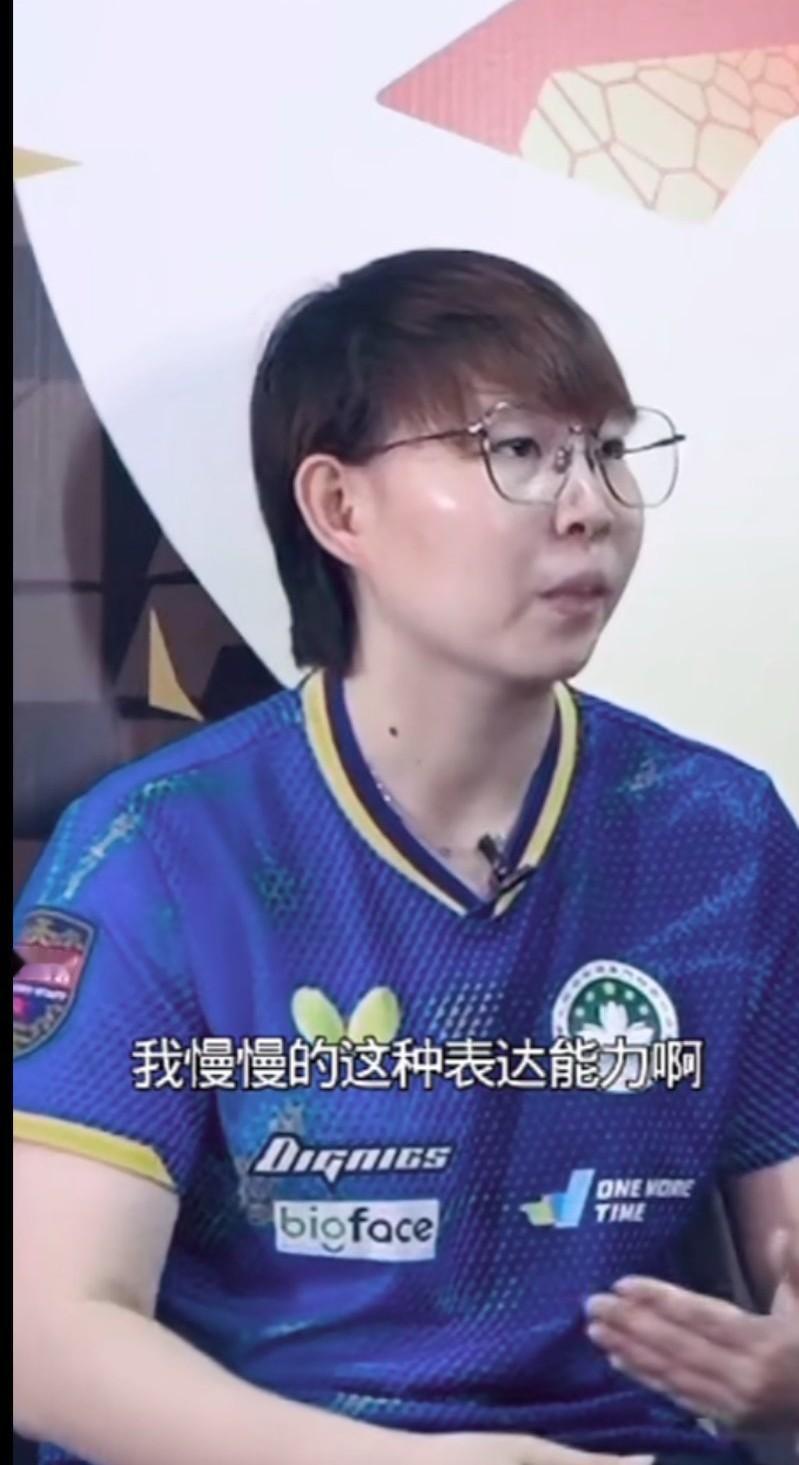 朱雨玲不仅是一个优秀的运动员，表达能力，语言能力都是很多人所不能及的，现在确实不