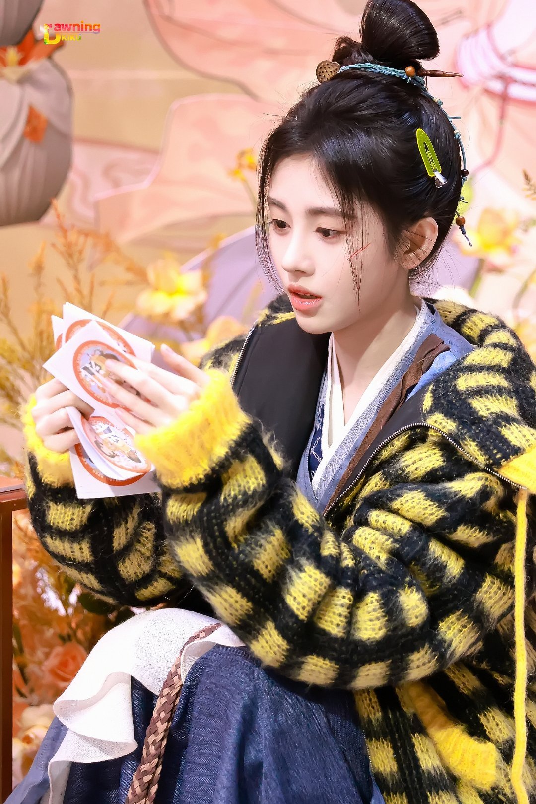 💙鞠婧祎露芜衣💙鞠婧祎上官芷 其实你很可爱，像小猫，像小兔子，像我的爱人。｜