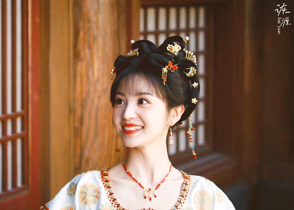 田曦薇 《子夜归》武祯 / 动图EP34-05 坦领黄衣（黄白）笑[奶牛猫][奶