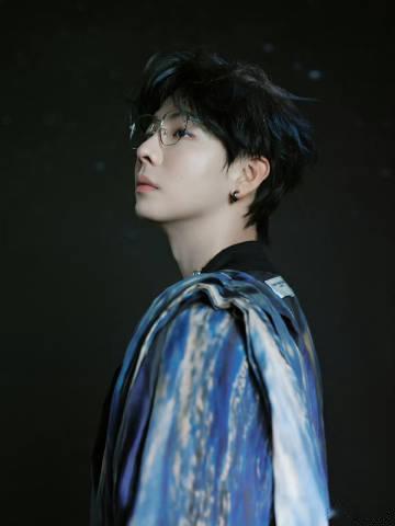 胡夏一开演唱会就长痘 原来实力大Vocal也逃不过长痘“魔咒”！胡夏从上海到广州