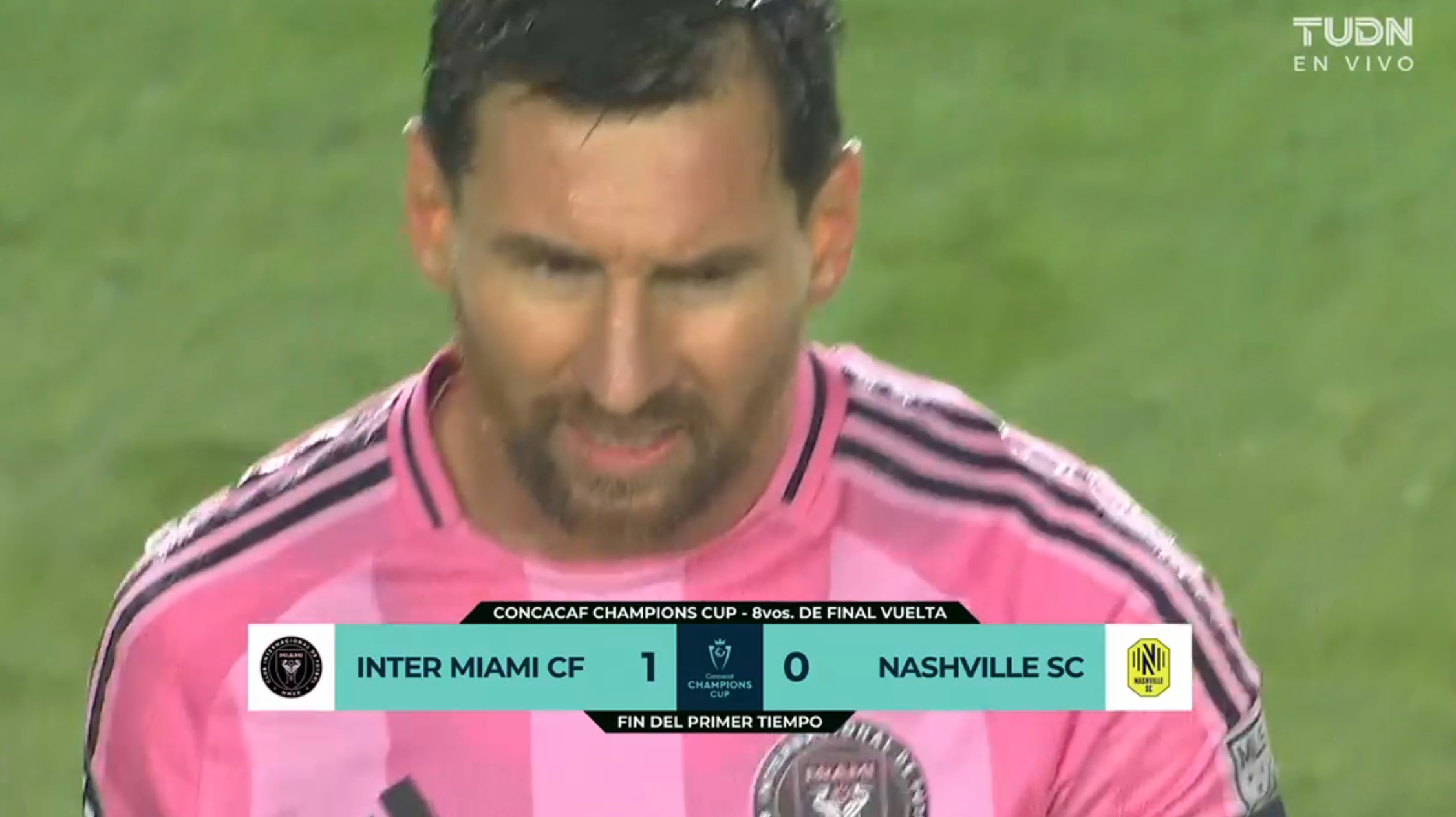 半场比赛结束，迈阿密国际暂时1-0领先纳什维尔，梅西破门解锁生涯第900球，雷吉