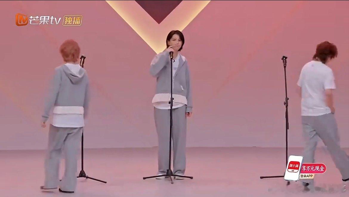 曾沛慈开场 舞台上从容自信，一开嗓就极具感染力，曾沛慈的开场永远让人安心。乘风2