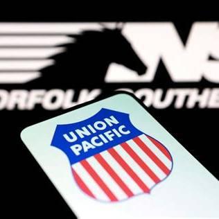 美国正在重新审查一笔可能改变全国货运格局的超级并购。
Union Pacific