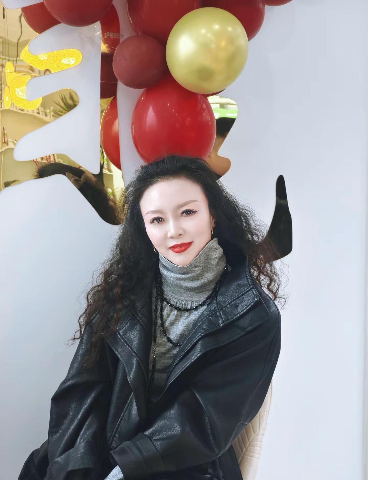 这一生，只想把自己养的越来越快乐平静！其他的都不太感兴趣！