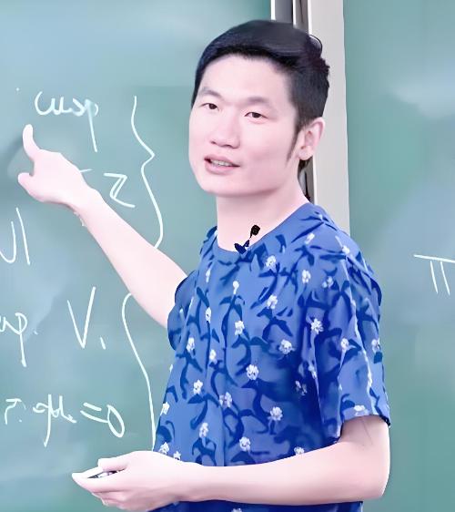 刘一峰，来自上海的数学天才，北大“黄金一代”成员，美国哥伦比亚大学博士，麻省理工
