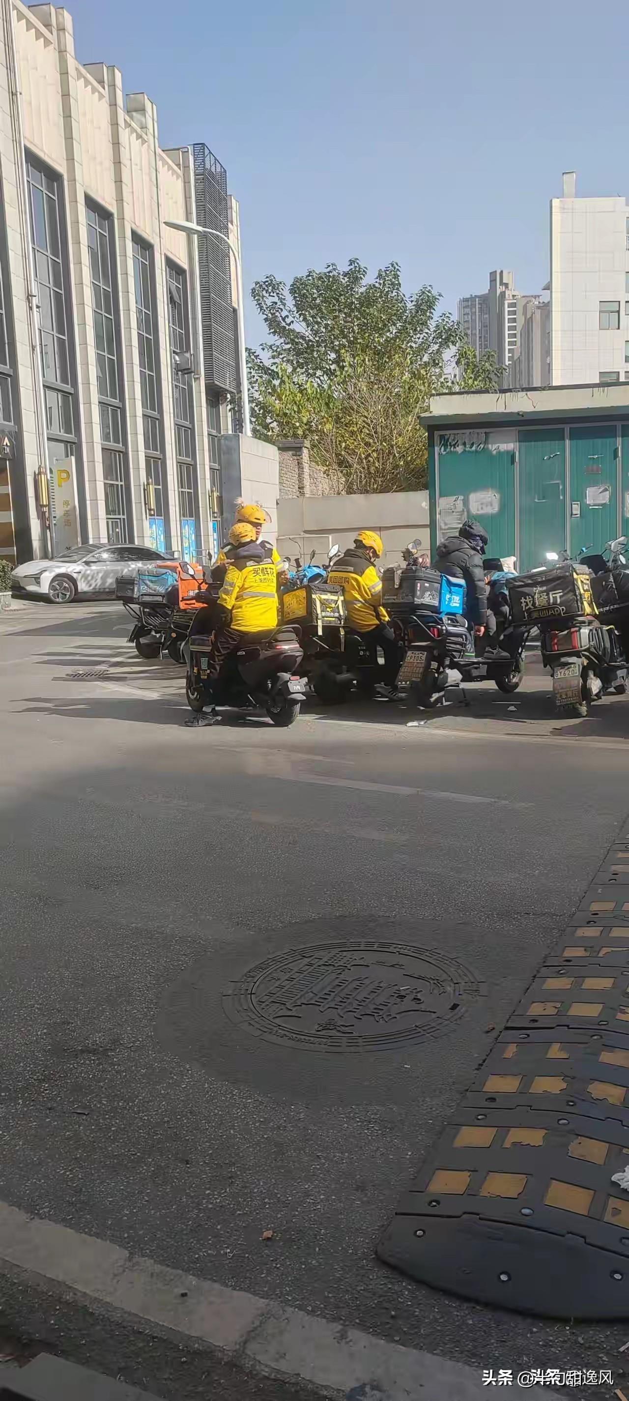 这两个月里外卖界发生了一个神奇的现象，所有外卖平台都没什么单了，单都去哪里了？据