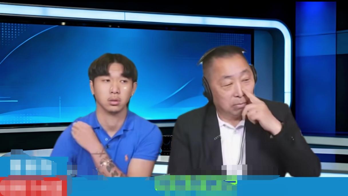 媒体人唐湘龙的儿子，首度亮相，狠唐湘龙一起出镜。目前，唐湘龙的儿子正在美留学，读