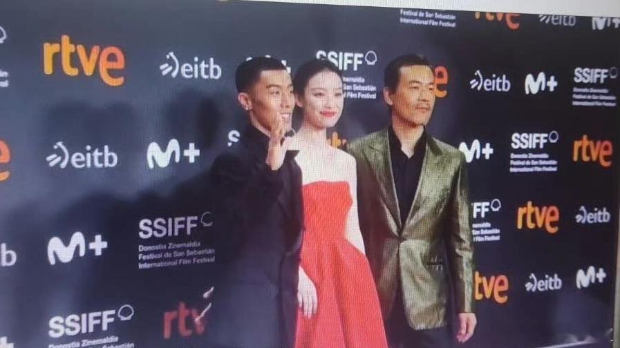 圣塞电影节红毯上的倪妮、廖凡，期待封后封帝 ​​​
