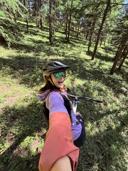 城里牛马吹空调🆚山里牛马晒太阳