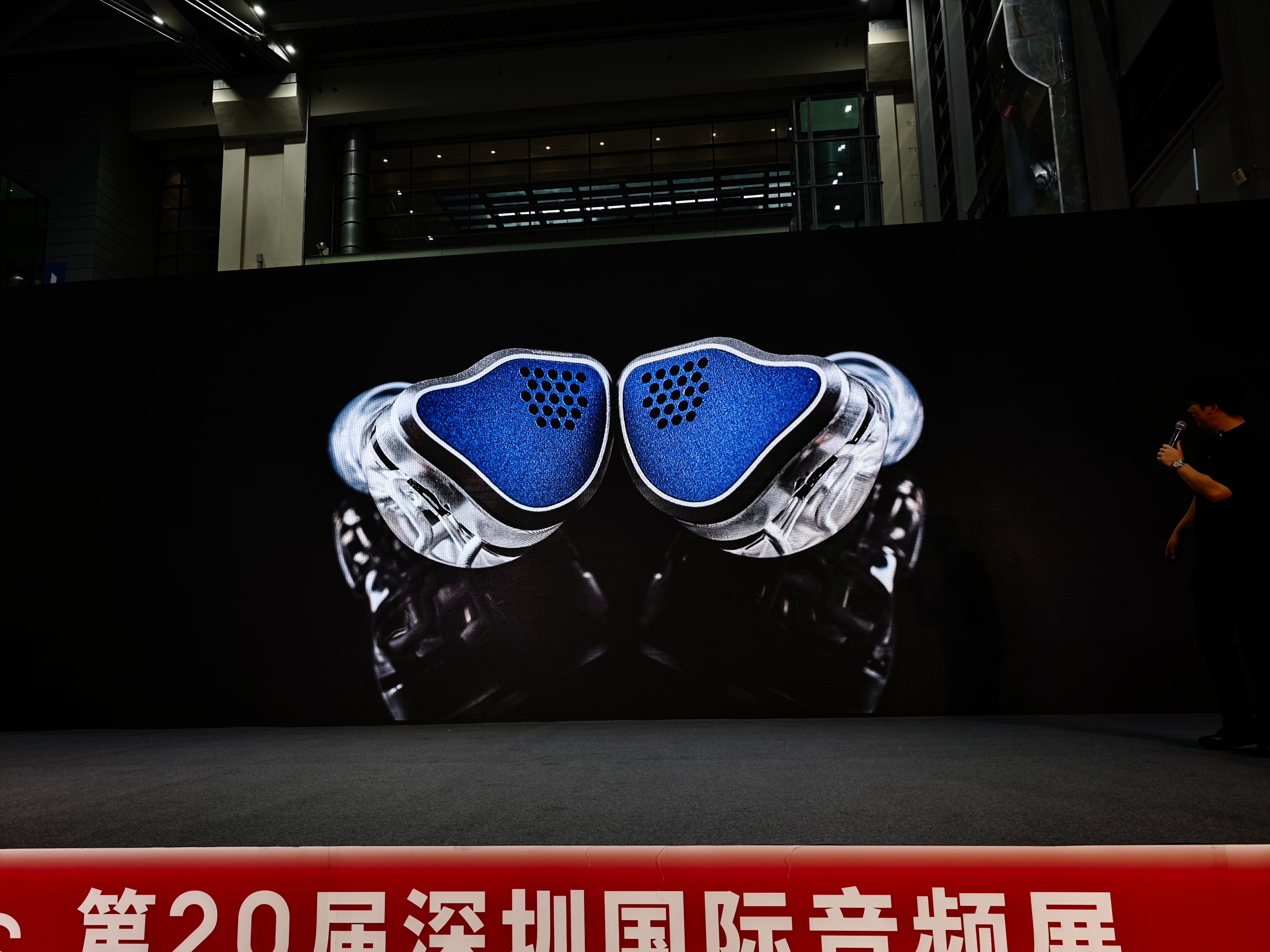 SIAS深圳国际音频展 五单元耳机：硅基，高音MEMS单元来自AAC。海外先发售