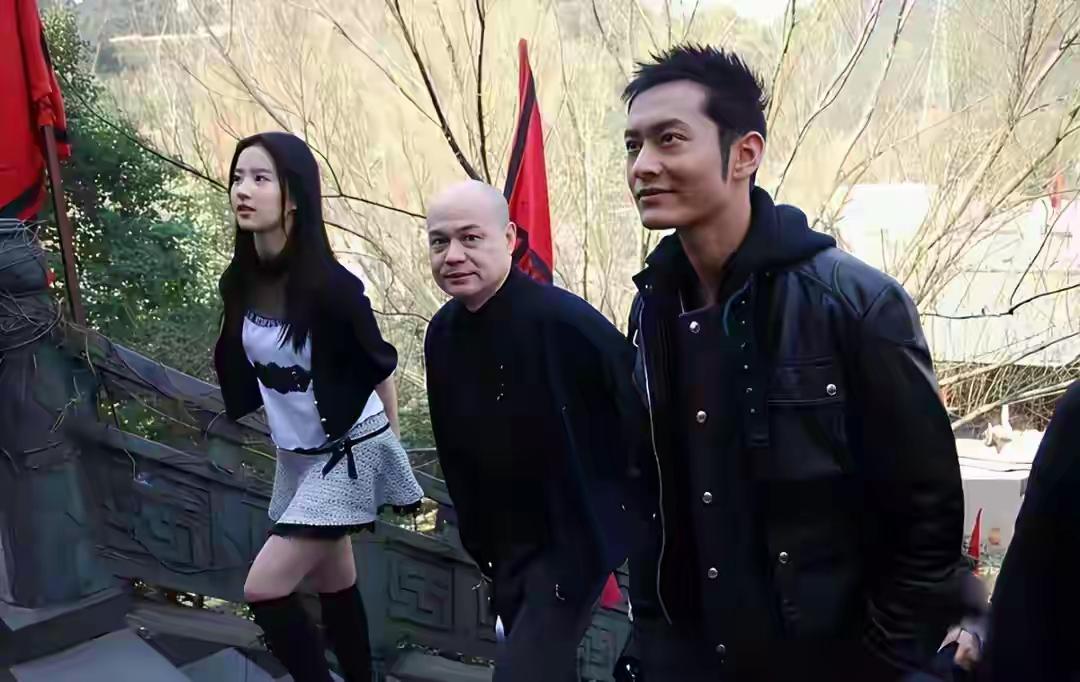 男人都喜欢漂亮的女人，特别是那些十七八岁的女人，大概不仅是因为十七八岁的女人充满