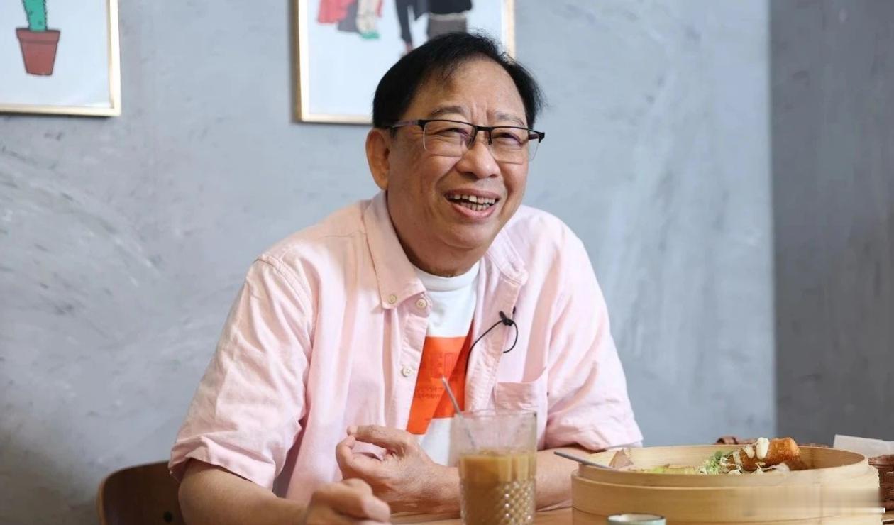 75岁港星帮37岁儿子还债 零收入靠人接济，但每个月给儿子两万，黎彼得这是征婚还