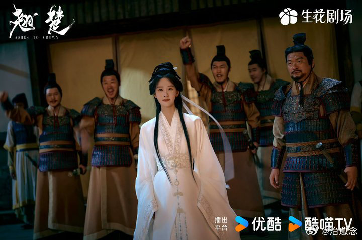 张靓颖献唱翘楚主题曲歌声道尽角色逆袭之路，氛围感拉满。楚朝以身入局改写命 运，和