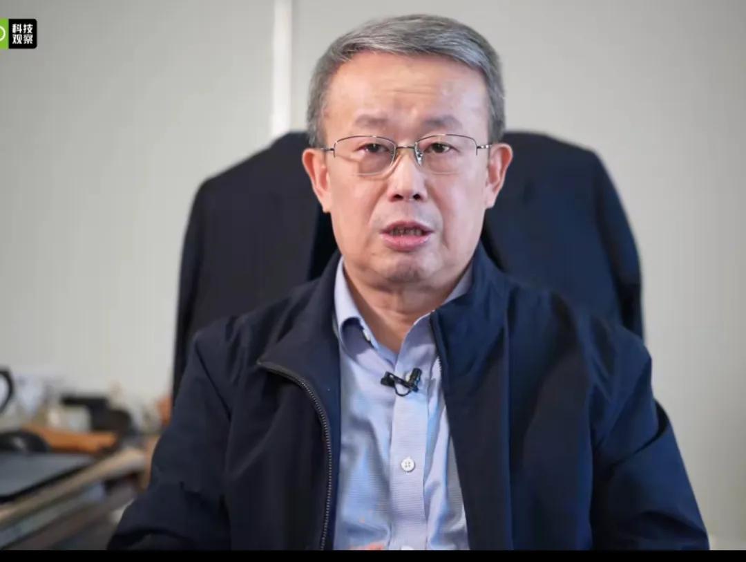 项立刚老话新说。5月13日，项立刚先生将老美的军力打了个比方。以一支球队新老更替