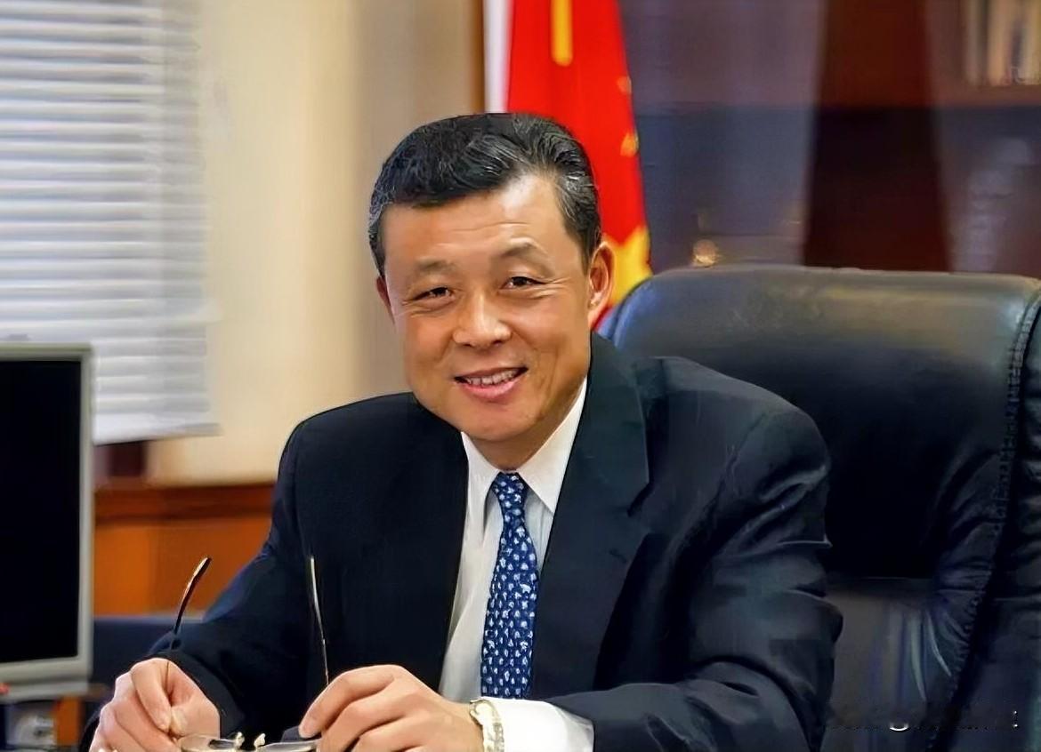 中国前驻英国大使刘晓明昨晚12月3日晚用中英文发文写道：“中国驻英国使馆馆舍规划