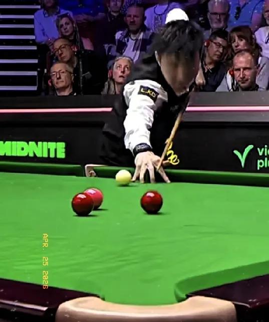 丁主任与赵公子世锦赛16进8轮次第二阶段比赛最新消息:
第12局，赵心童又是先上