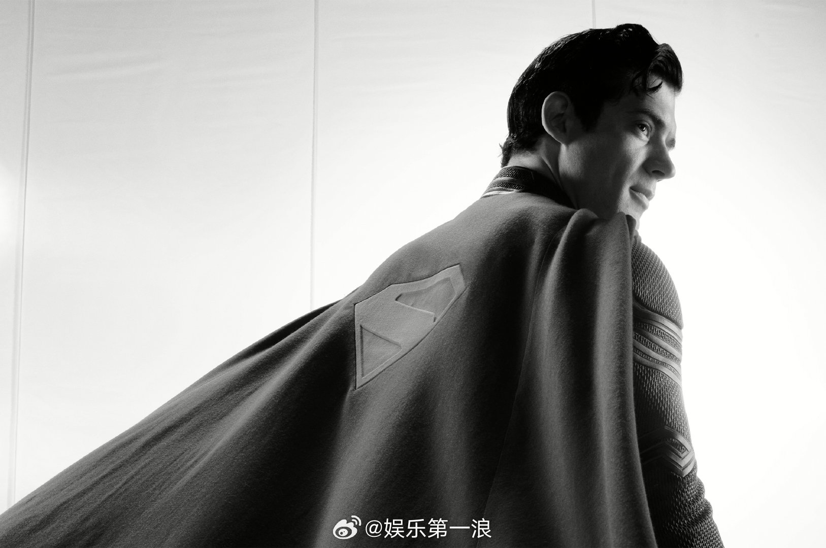 超人拍摄幕后写真DC/华纳超级英雄电影《超人》发布黑白拍摄幕后，来自知名摄影师G