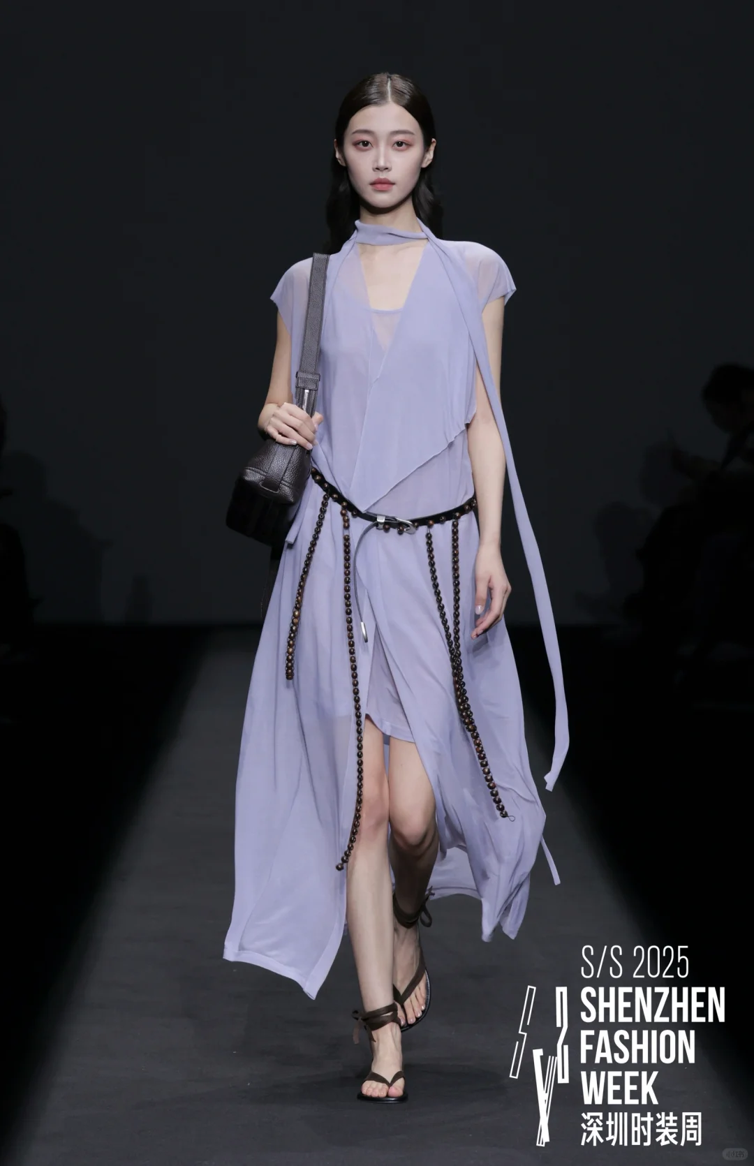 走秀时常面试不通过 理由是长得好看