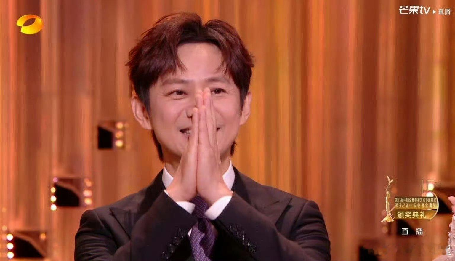 #何炅 三十年真心换真心#何老师是真正德艺双馨的主持人，温柔善良又有水平！才华出