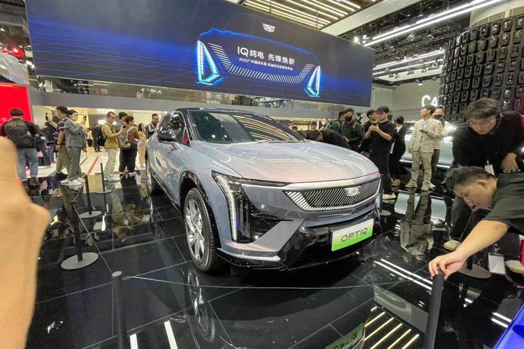 上汽通用凯迪拉克近日对外披露，源自奥特能平台的全新中型SUV——IQ傲歌将在今年