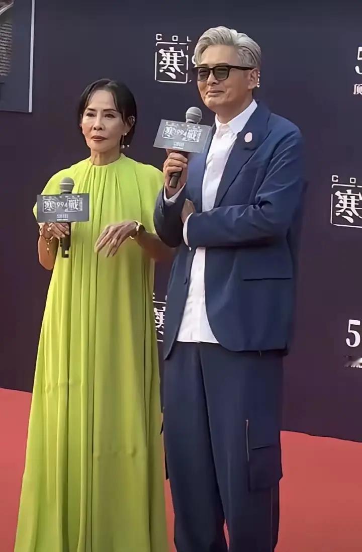 周润发夫妻，看来丁克不错，看起来潇洒又轻松。两个人相伴到老，相濡以沫，不用操心孩