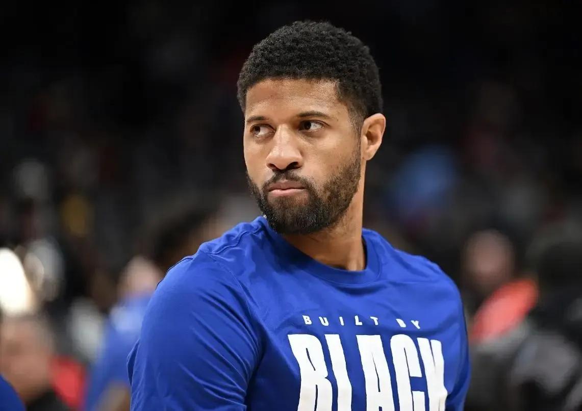 各位篮球迷朋友们好啊，今天我们要聊聊NBA里的一个大新闻，那就是保罗·乔治的续约