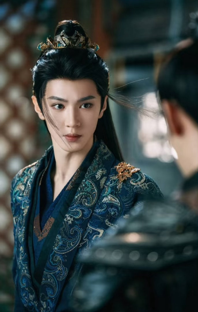 前有武艺拿蛋糕后有陈哲远开榴莲 救命！陈哲远开榴莲这段真的要把人笑死，懵懵的样子