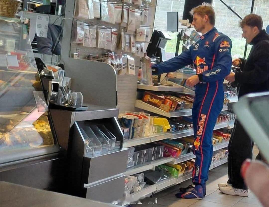 便利店活捉潘子f1 北京