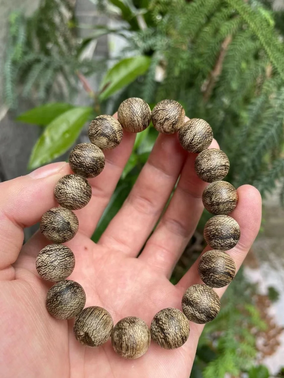 舒适感搭配：老文莱手串