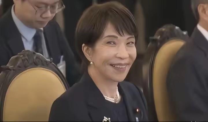 高市早苗吹自己是 “日本铁娘子”，结果到了英国，连红毯都没捞着。 

6 月 1