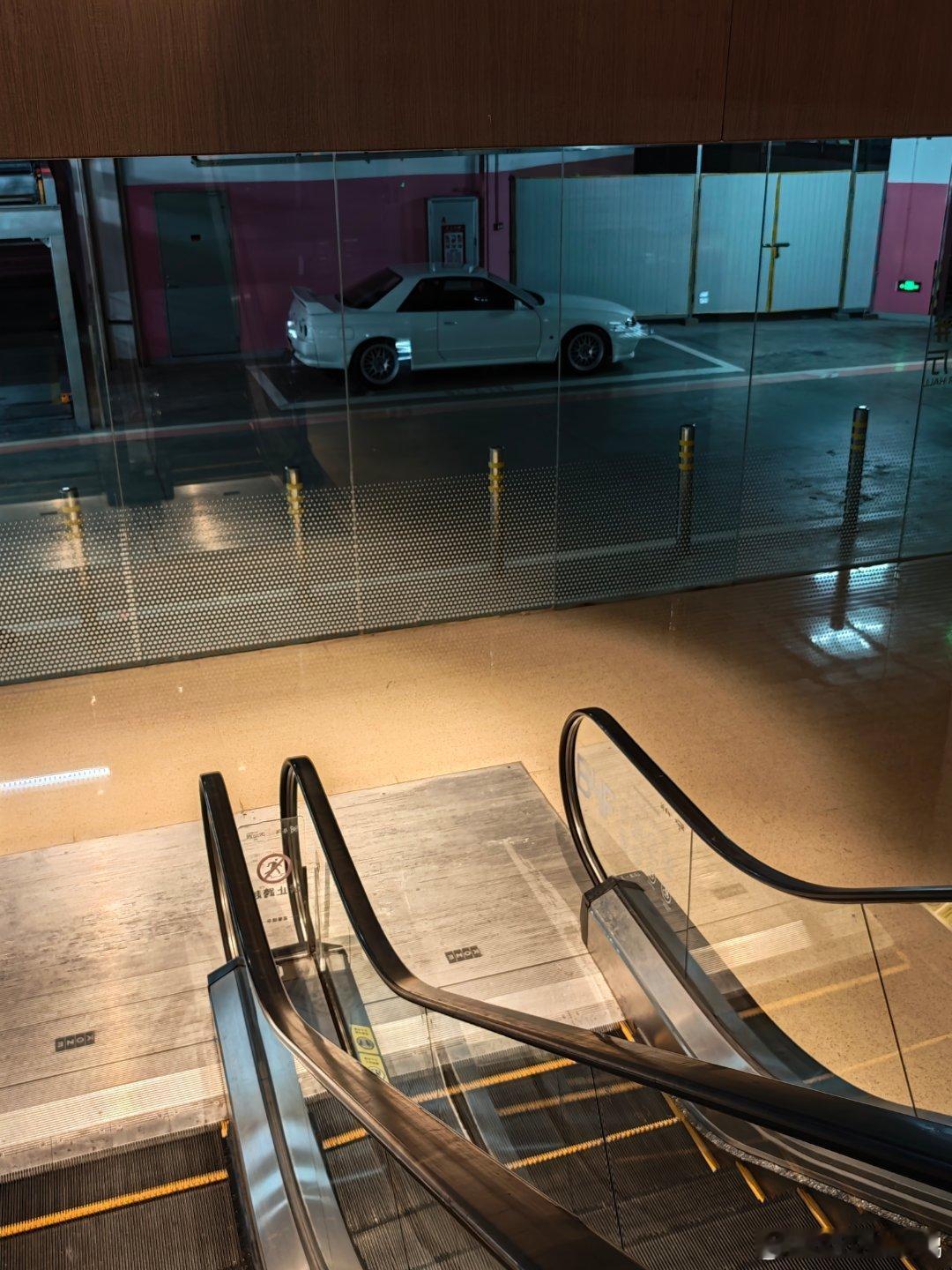 谁的车这么好看[笑而不语][笑而不语][笑而不语] yyp的车 ​​​