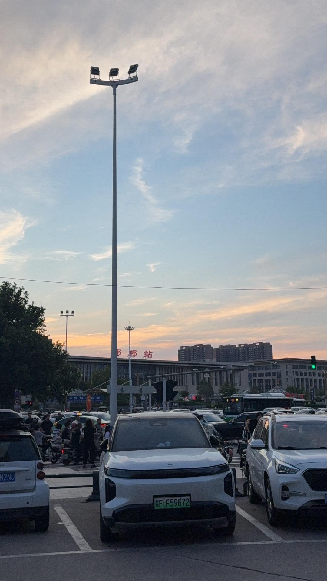 保定又要新增15个电子抓拍点了，这15个点位抓拍的范围也不太一样。
首先是第一种