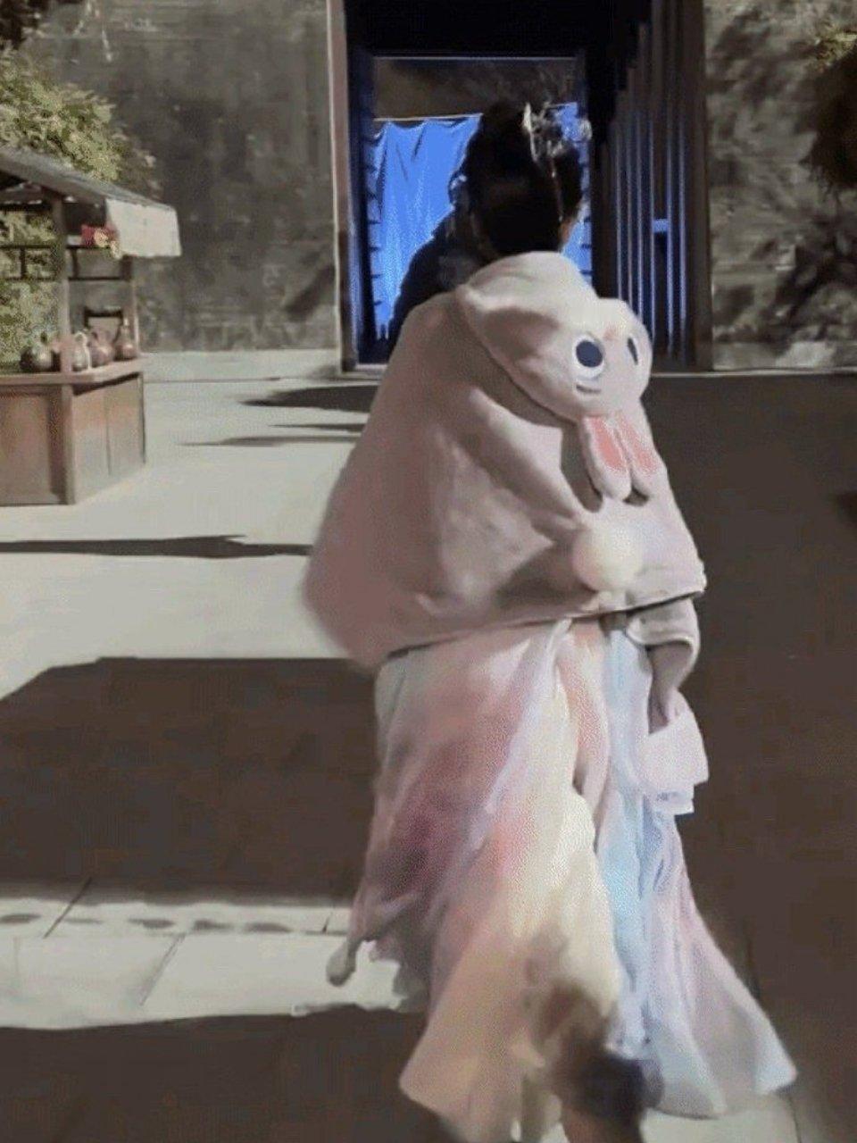 这谁还分得清是白月还是苍兰诀啊 ​​​