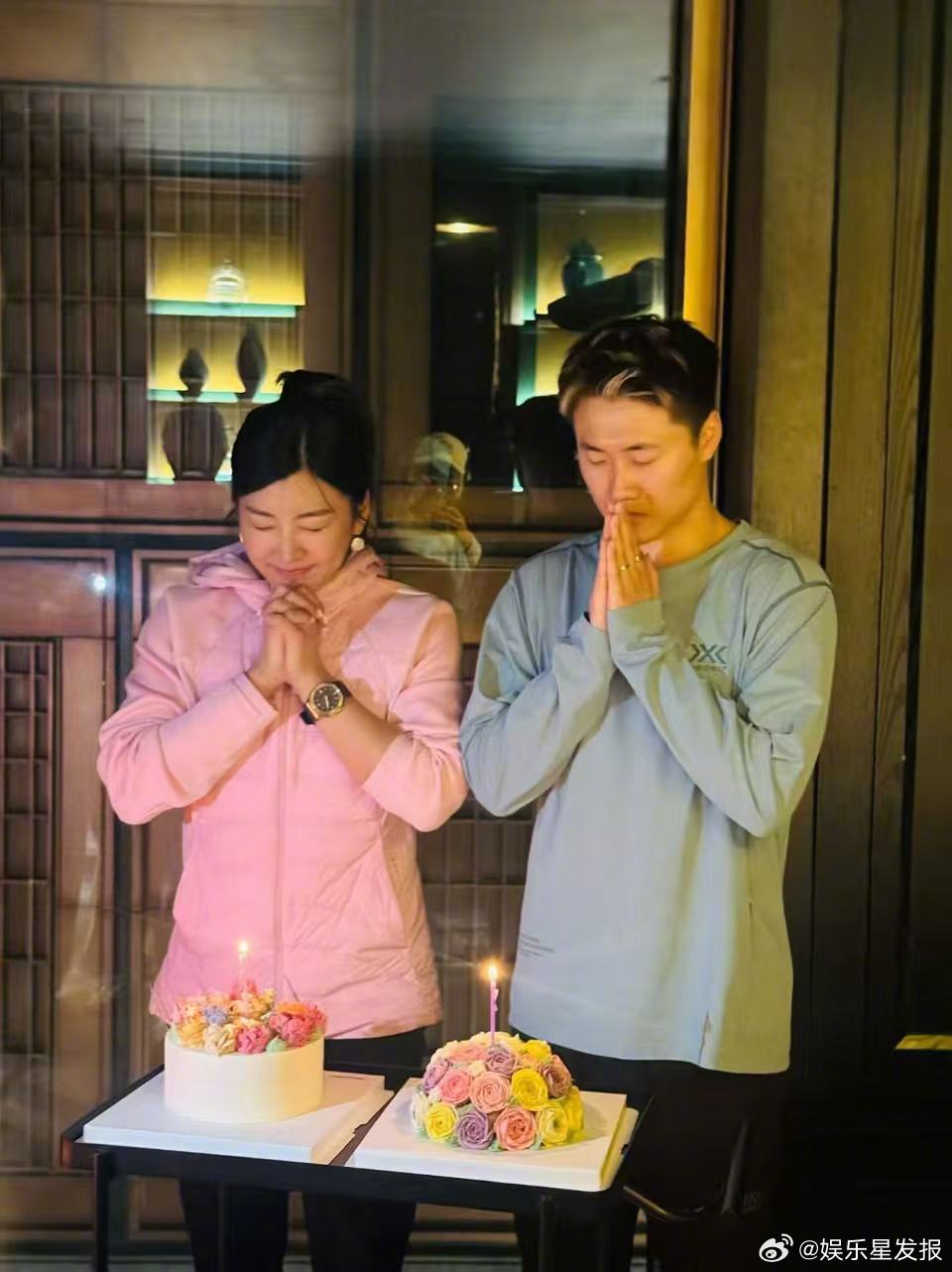 黄奕为徐梦桃王心迪庆功 黄奕设宴为好友徐梦桃、王心迪温馨庆功，精心准备庆功蛋糕，