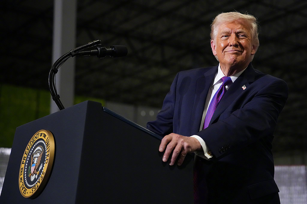 【特朗普称正考虑占领霍尔木兹海峡】特朗普称知道伊朗秘密组织在哪里总台记者获悉，当