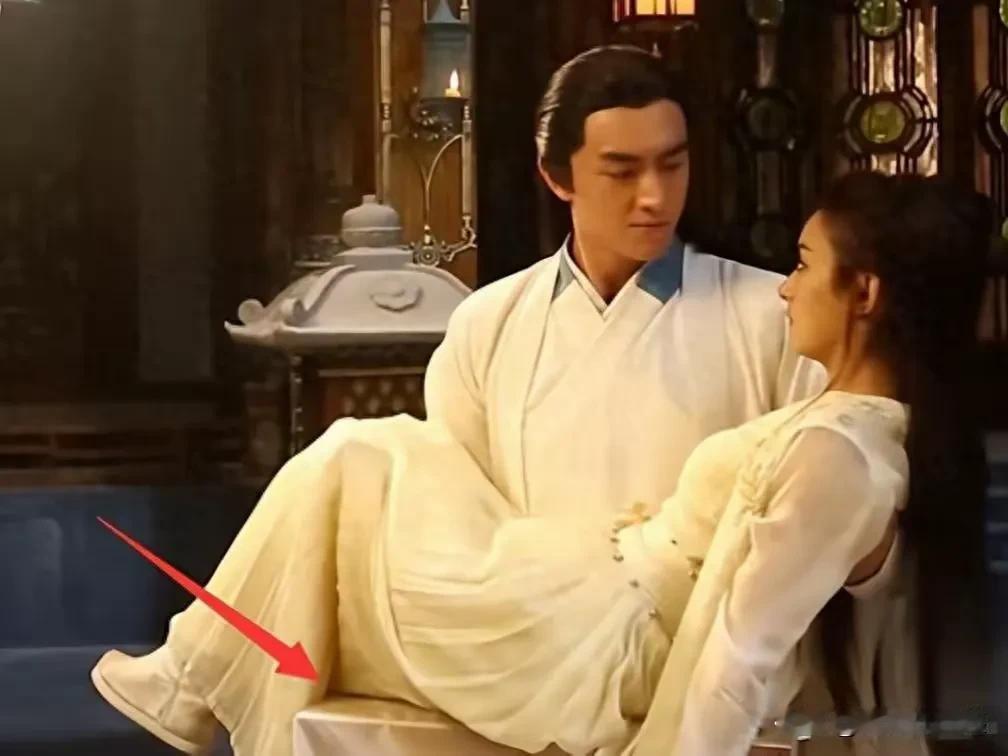 为什么现在的电视剧都以上半身拍摄居多？

无论是古装剧还是现代剧，大家总会发现镜