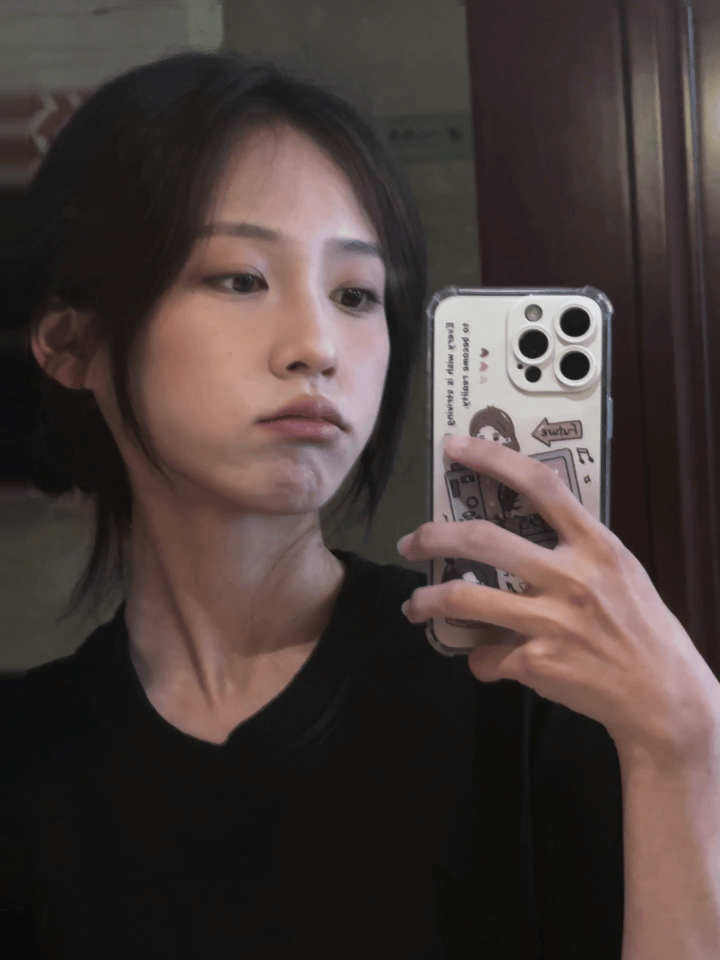 王可是00花也是灵灵花这个哭戏正可谓是梨花带雨了，尤其是哭起来那一下，真的太灵了